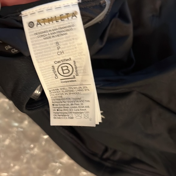 NWT Athleta crossed bikini top black size small best for D/DD cups - Picture 6 of 6